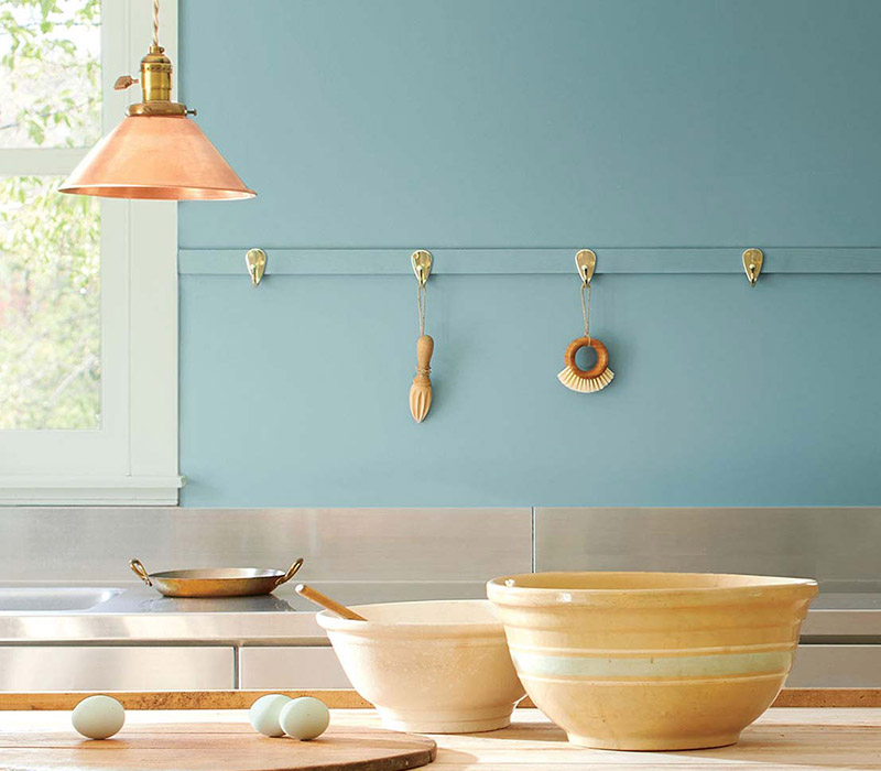 benjamin moore colour of the year Aegean Teal 2136-40 on wall of kitchen
